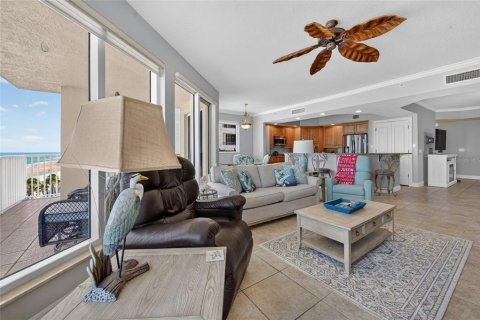 Condo in Daytona Beach, Florida, 3 bedrooms № 2199573 - photo 6