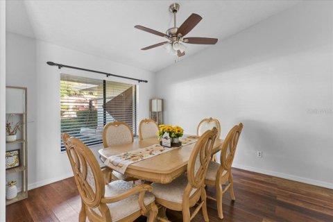 House in Brandon, Florida 4 bedrooms, 202.25 sq.m. № 2223007 - photo 6
