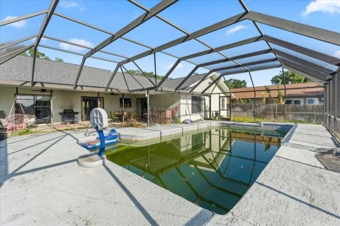 House in Brandon, Florida 4 bedrooms, 202.25 sq.m. № 2223007 - photo 18