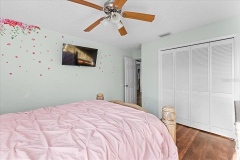 House in Brandon, Florida 4 bedrooms, 202.25 sq.m. № 2223007 - photo 25