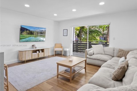 Copropriété à louer à Miami, Floride: 2 chambres, 88.72 m2 № 2076151 - photo 2