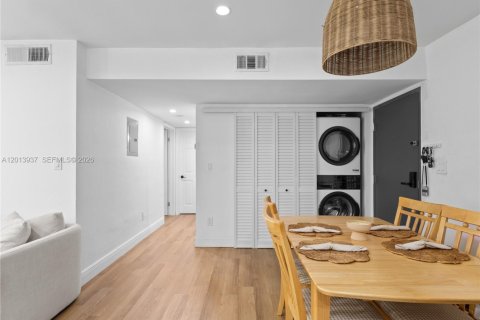 Copropriété à louer à Miami, Floride: 2 chambres, 88.72 m2 № 2076151 - photo 8