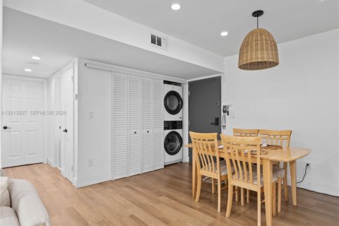 Copropriété à louer à Miami, Floride: 2 chambres, 88.72 m2 № 2076151 - photo 7