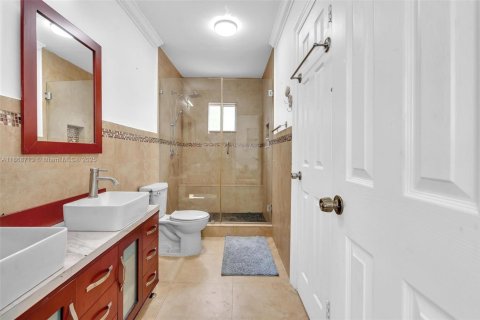 Villa ou maison à vendre à Hialeah, Floride: 5 chambres, 224.92 m2 № 1897697 - photo 18