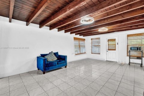 Villa ou maison à vendre à Hialeah, Floride: 5 chambres, 224.92 m2 № 1897697 - photo 26