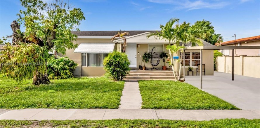 Villa ou maison à Hialeah, Floride 5 chambres, 224.92 m2 № 1897697