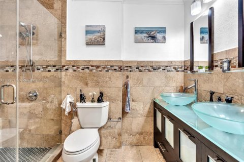 Villa ou maison à vendre à Hialeah, Floride: 5 chambres, 224.92 m2 № 1897697 - photo 15