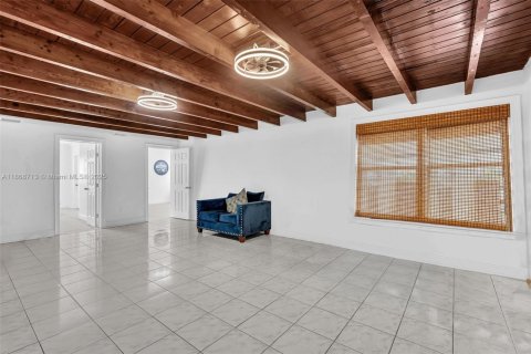 Villa ou maison à vendre à Hialeah, Floride: 5 chambres, 224.92 m2 № 1897697 - photo 25