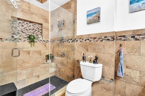 Villa ou maison à vendre à Hialeah, Floride: 5 chambres, 224.92 m2 № 1897697 - photo 17
