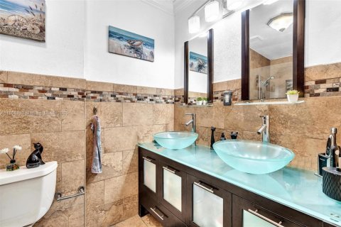 Villa ou maison à vendre à Hialeah, Floride: 5 chambres, 224.92 m2 № 1897697 - photo 16