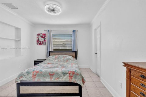 Villa ou maison à vendre à Hialeah, Floride: 5 chambres, 224.92 m2 № 1897697 - photo 23