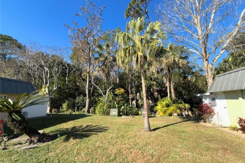 Condo in New Port Richey, Florida, 1 bedroom  № 2235436 - photo 12