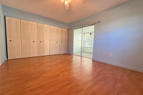Condo in New Port Richey, Florida, 1 bedroom  № 2235436 - photo 7