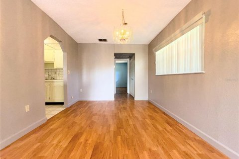 Condo in New Port Richey, Florida, 1 bedroom  № 2235436 - photo 4
