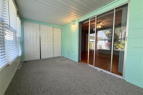 Condo in New Port Richey, Florida, 1 bedroom  № 2235436 - photo 10