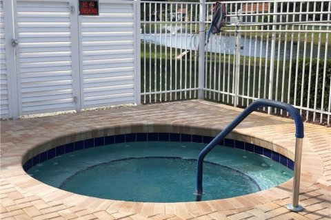 Condo in New Port Richey, Florida, 1 bedroom  № 2235436 - photo 15