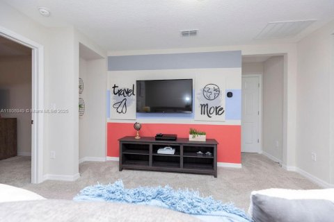 Adosado en venta en Kissimmee, Florida, 3 dormitorios № 1958650 - foto 10