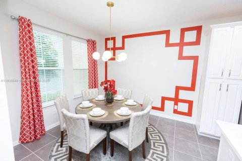 Adosado en venta en Kissimmee, Florida, 3 dormitorios № 1958650 - foto 8