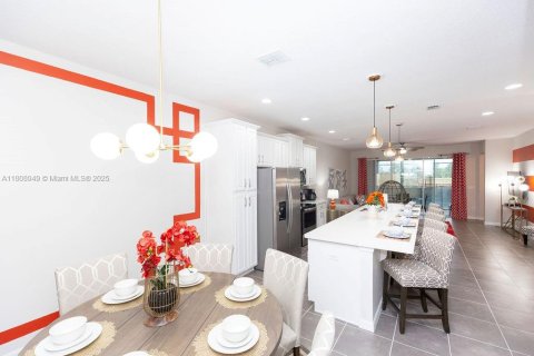 Adosado en venta en Kissimmee, Florida, 3 dormitorios № 1958650 - foto 6