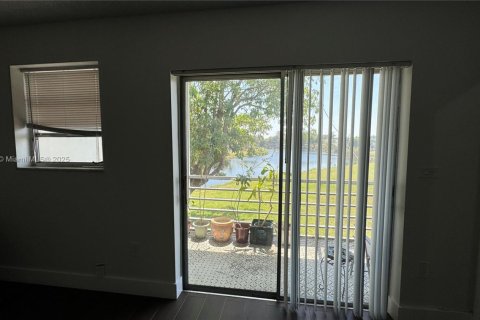 Condo in Miami Gardens, Florida, 1 bedroom № 2169660 - photo 17