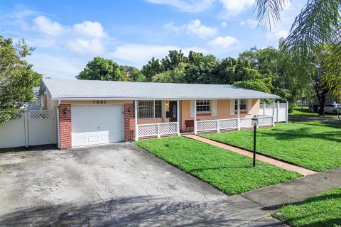 Villa ou maison à Hollywood, Floride 3 chambres, 121.98 m2 № 2357779