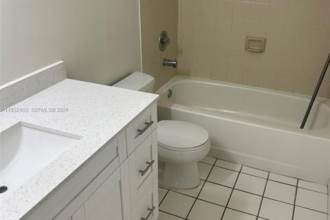 Adosado en alquiler en Miami, Florida, 3 dormitorios, 130.16 m2 № 1990874 - foto 19