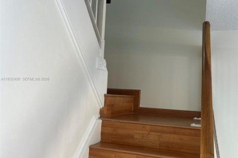 Adosado en alquiler en Miami, Florida, 3 dormitorios, 130.16 m2 № 1990874 - foto 17