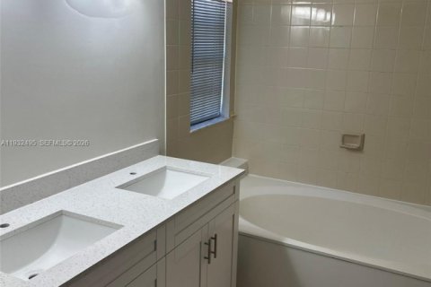 Adosado en alquiler en Miami, Florida, 3 dormitorios, 130.16 m2 № 1990874 - foto 23