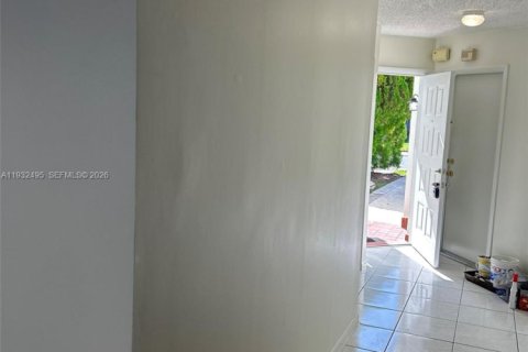 Adosado en alquiler en Miami, Florida, 3 dormitorios, 130.16 m2 № 1990874 - foto 16