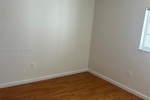 Adosado en alquiler en Miami, Florida, 3 dormitorios, 130.16 m2 № 1990874 - foto 26