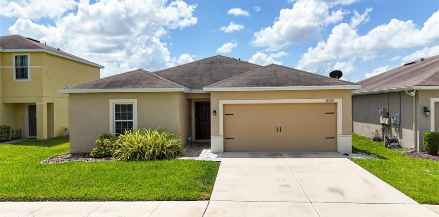 House in Wimauma, Florida 3 bedrooms, 132.94 sq.m. № 1800180