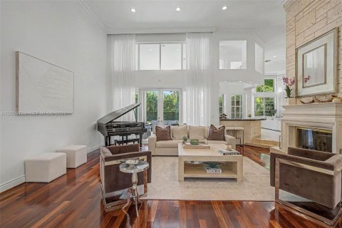 House in Palmetto Bay, Florida 5 bedrooms, 471.85 sq.m. № 2243983 - photo 5