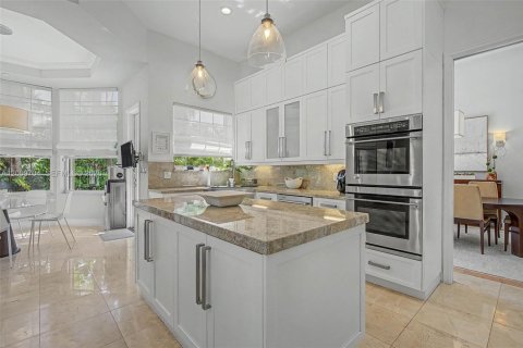 House in Palmetto Bay, Florida 5 bedrooms, 471.85 sq.m. № 2243983 - photo 10