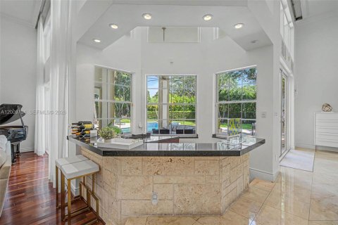 House in Palmetto Bay, Florida 5 bedrooms, 471.85 sq.m. № 2243983 - photo 13
