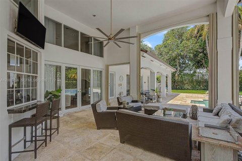 House in Palmetto Bay, Florida 5 bedrooms, 471.85 sq.m. № 2243983 - photo 28