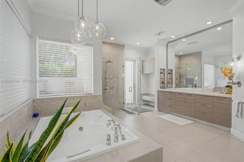 House in Palmetto Bay, Florida 5 bedrooms, 471.85 sq.m. № 2243983 - photo 17