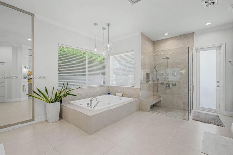 House in Palmetto Bay, Florida 5 bedrooms, 471.85 sq.m. № 2243983 - photo 18