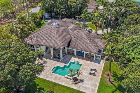 House in Palmetto Bay, Florida 5 bedrooms, 471.85 sq.m. № 2243983 - photo 2
