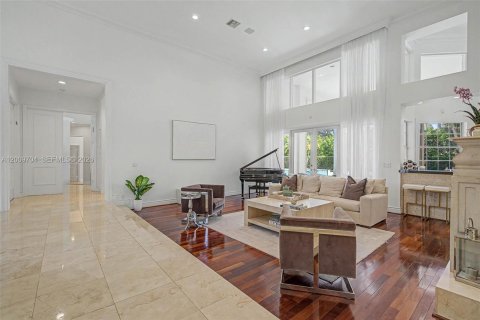 House in Palmetto Bay, Florida 5 bedrooms, 471.85 sq.m. № 2243983 - photo 6