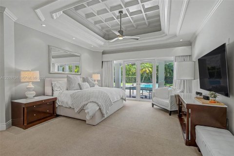 House in Palmetto Bay, Florida 5 bedrooms, 471.85 sq.m. № 2243983 - photo 15