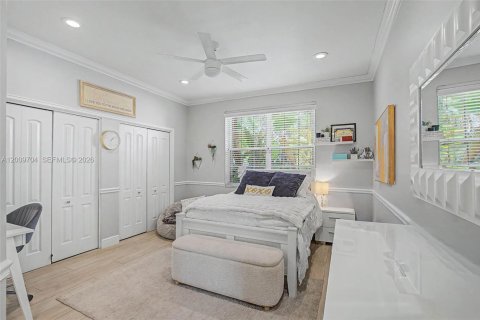 House in Palmetto Bay, Florida 5 bedrooms, 471.85 sq.m. № 2243983 - photo 23