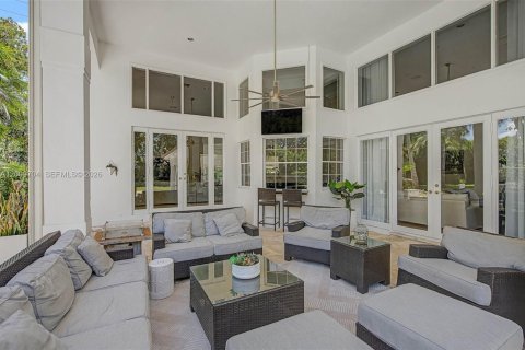 House in Palmetto Bay, Florida 5 bedrooms, 471.85 sq.m. № 2243983 - photo 27