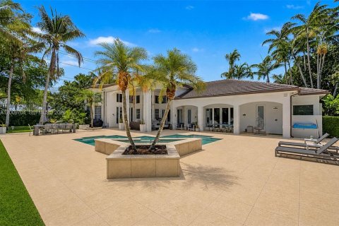 House in Palmetto Bay, Florida 5 bedrooms, 471.85 sq.m. № 2243983 - photo 29