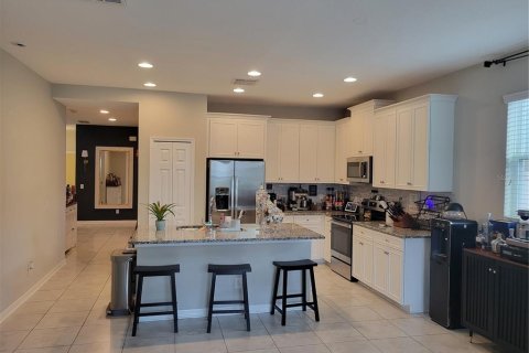 Villa ou maison à vendre à Zephyrhills, Floride: 4 chambres, 212.84 m2 № 2430450 - photo 8