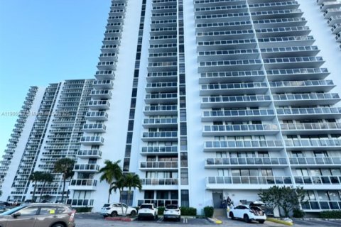 Купить кондоминиум в Авентура, Флорида 2 спальни, 107.58м2, № 1957106 - фото 10