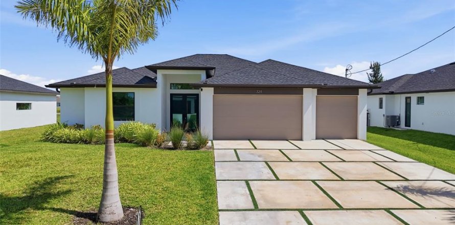 Villa ou maison à Cape Coral, Floride 3 chambres, 219.71 m2 № 2396475