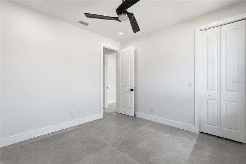 Villa ou maison à vendre à Cape Coral, Floride: 3 chambres, 219.71 m2 № 2396475 - photo 22