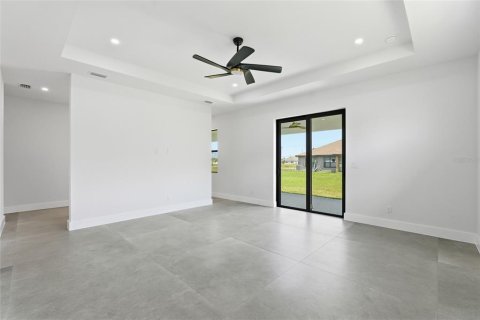 Villa ou maison à vendre à Cape Coral, Floride: 3 chambres, 219.71 m2 № 2396475 - photo 17
