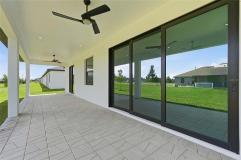 Villa ou maison à vendre à Cape Coral, Floride: 3 chambres, 219.71 m2 № 2396475 - photo 28