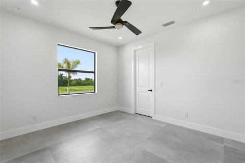 Villa ou maison à vendre à Cape Coral, Floride: 3 chambres, 219.71 m2 № 2396475 - photo 25